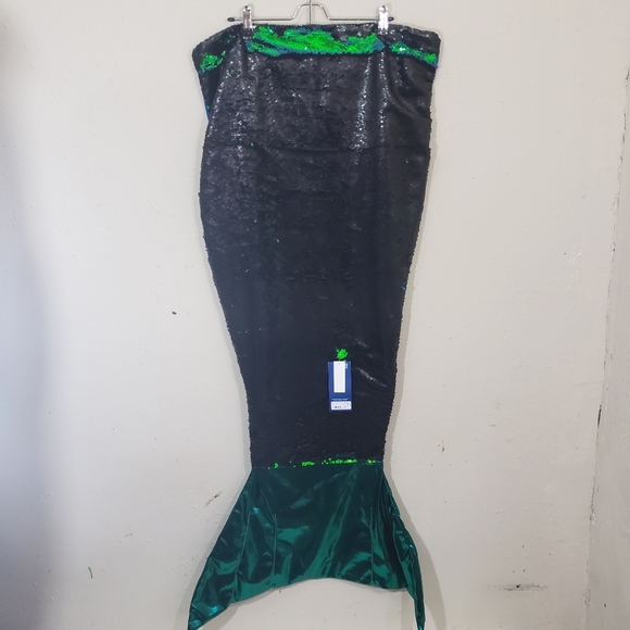 Arizona reversible sequin tail blanket NWT - Picture 2 of 5